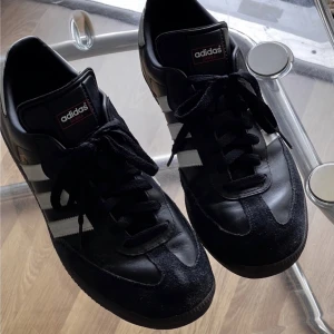 Adidas Samba - fint skick, endast använda lite grann.