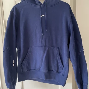 Limited nocta hoodie - Skön huvtröja från Nike och drake!