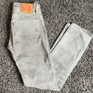 Levi’s jeans  - Säljer ett par fräsch Levi’s jeans för att dom inte kommer till användning, det är inte några fel på dom och dom är i väldigt bra skick. Priset kan diskuteras en aning.