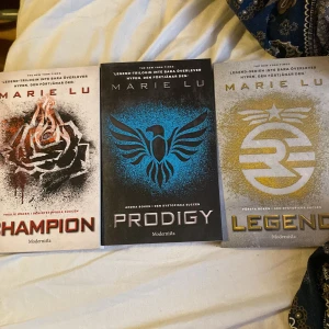 Legend serien - Hej! Säljer böcker ur legend serien. Totalt: legend, prodigy och champion. Ska flytta och behöver därför sälja dessa godingar :(