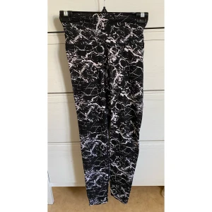 Mönstade träningstights - Träningstights i fint skick.