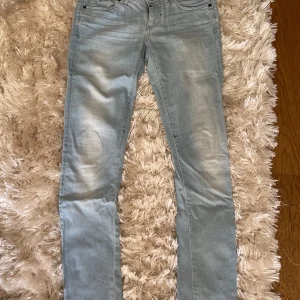 G star raw - Snygga jeans från g star. Endast använda ett fåtal gånger. 