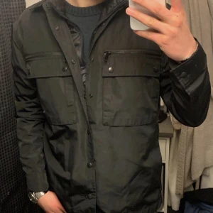 Zara overshirt - Snygg overshirt från zara!  Storlek medium, aldrig använd (lånad bild)