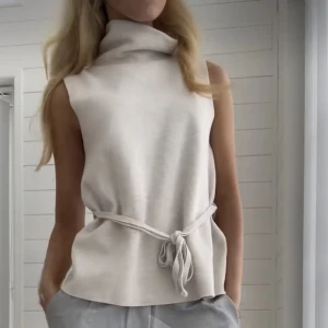 Zara topp - Säljer för den inre komme till användning. Köptes i januari och har används max 4 gånger. Frakt ingår inte!❣️❣️