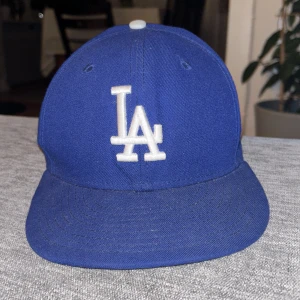 LA baseballkeps - STRL  7 5/8 60,6 cm Oanvänd Orginalpris ca 500