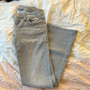 LTB valerie jeans  - Säljer dessa näst in till oanvända byxorna från ltb! Strolek 25