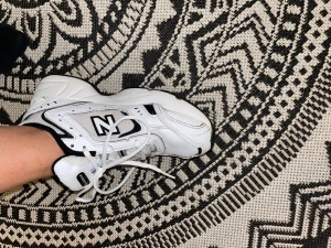 New balance  - Modellen är 452. Dem är använda men inga synliga fel 
