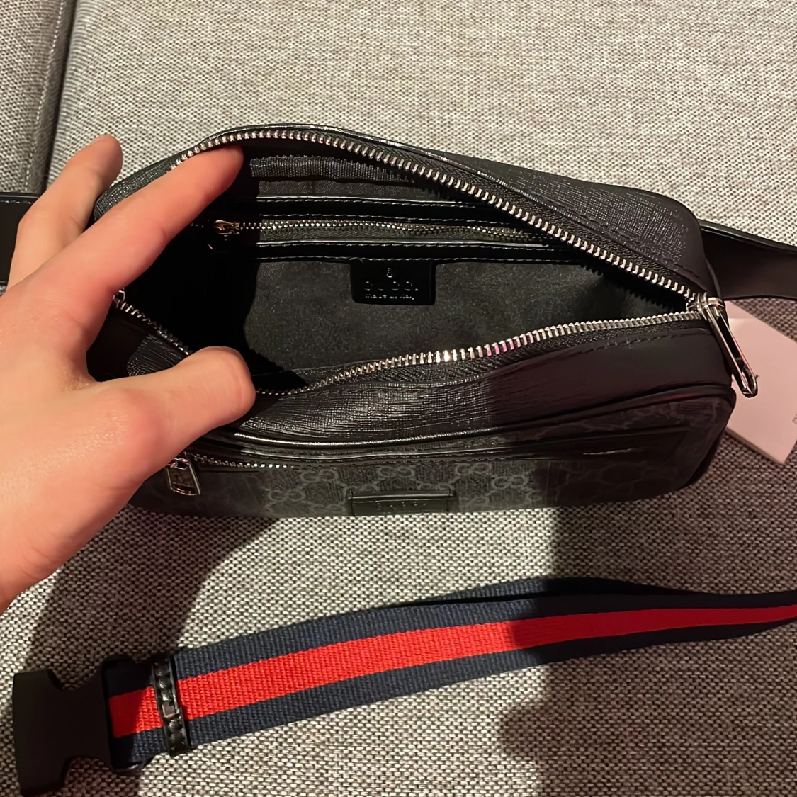 Gucci midjeväska  - 91