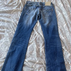 replay jeans - säljer dessa as snygga replay jeans då de va lite för små på mig, de är helt oanvända och  i helt nytt skick. 