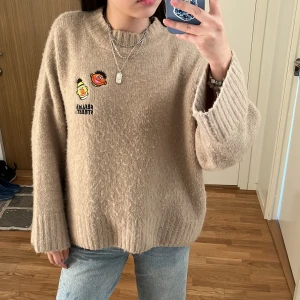 knit sweater  - Jag kommer inte ihåg när jag köpte den men den är väldigt bekväm och väldigt varm !!  kontakta om du är intresserad 🫶