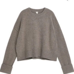 Ulltröja - Hej säljer denna tröjan från Arket, köpt på hm och använd 2 gånger 