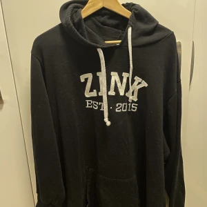 Hoodieklänning - Köpt på Ullared, mycket använd! Därav billiga priset! 