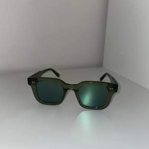 Ett par Chimi solglasögon i färgen kiwi 004. Andvända fåtal gånger i väldigt bra skick. 