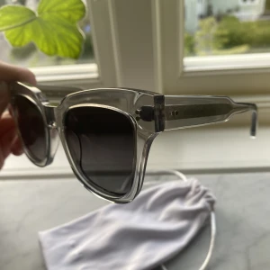 Gråa chimis 🕶️💕 - Säljer mina nästintill aldrig använda gråa chimis i strl 07. Köpta för 1.250 kr, säljer för 800-900 kr! Inga repor eller skador. Skriv privat för mer bilder eller om du är intresserad! 💗