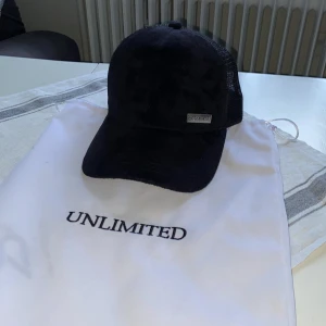Maggiore Unlimited Black Cap - Fräsch Maggiore keps. Skick 9/10 nästan oanvänd. Distbag ingår!