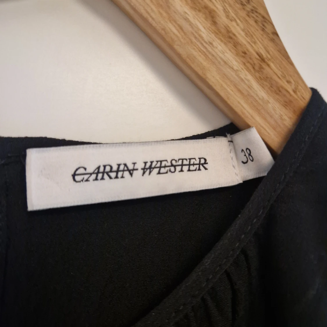 Blus med volang - 90