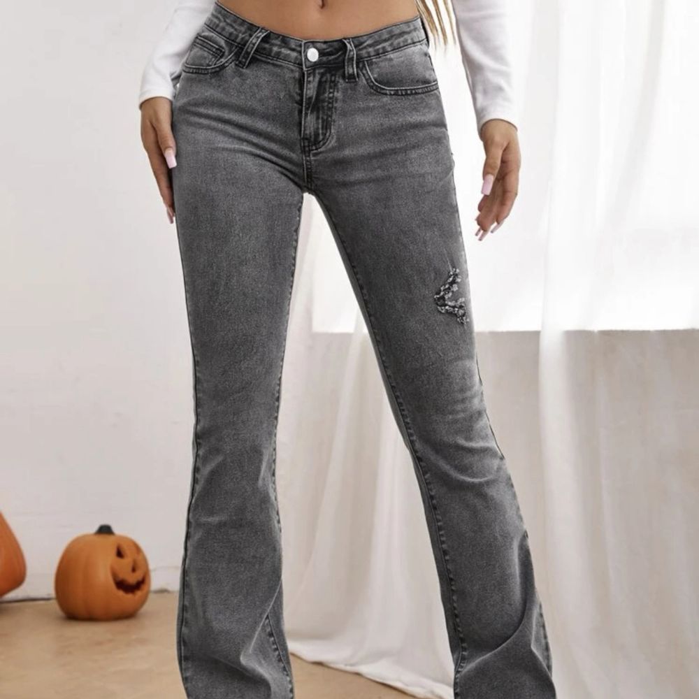 Grå Bootcut jeans - SHEIN | Plick Second Hand