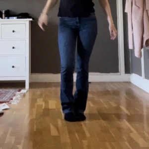 Jeans  - Lågmiadjde bootcut jeansen ifrån zara! 