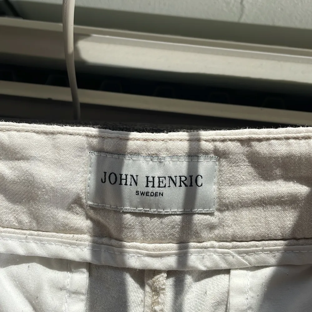 Linnebyxor från John Henric  Storlek:46. Jeans & Byxor.