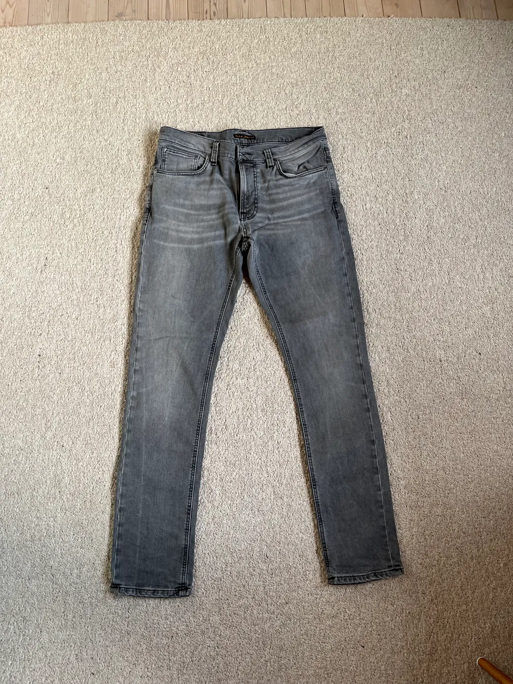 Sparsamt använda Nudie Jeans.  Storlek 32/32 Är 188cm lång . Jeans & Byxor.