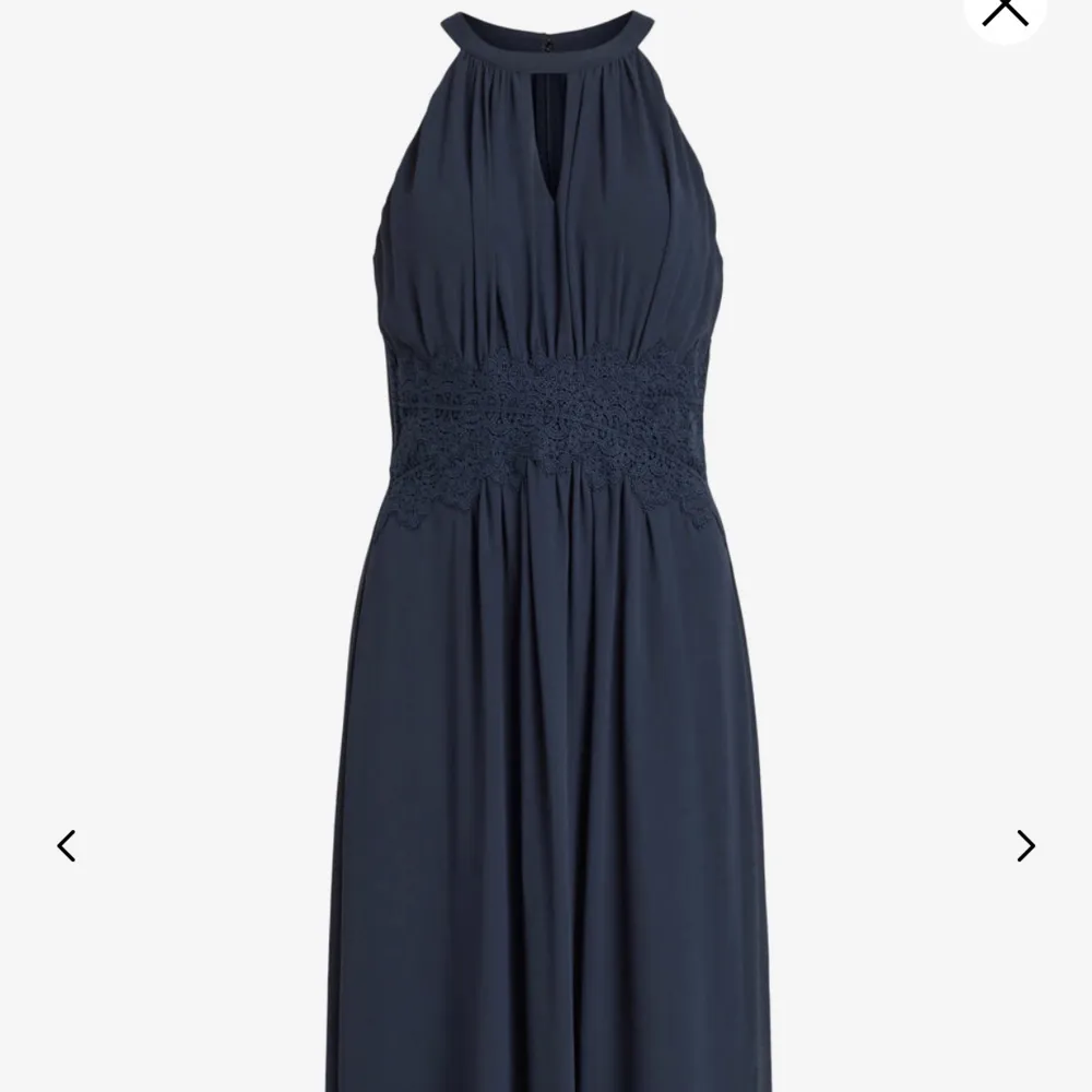 Säljer nu min fina mörkblåa balklänning. Storlek 34, 400kr + frakt. Klänningar.