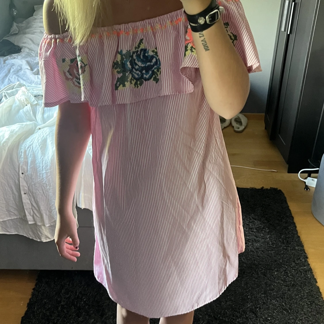 Gullig klänning - 91