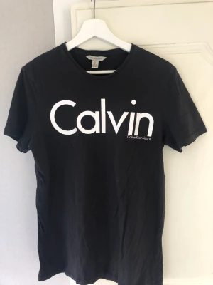 Calvin Klein tshirt - väldigt bra skick