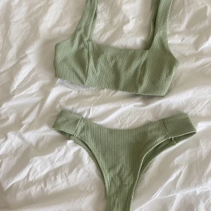 Bikini - Superfin bikini från H&M i mycket fint skick! Storlek XS. Frakt tillkommer