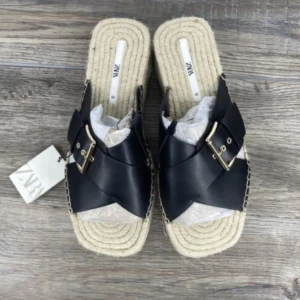 Zara sandaler  - Espadrille slip on zara / Sandaler  Helt nya och oanvända  Ordpris.599kr