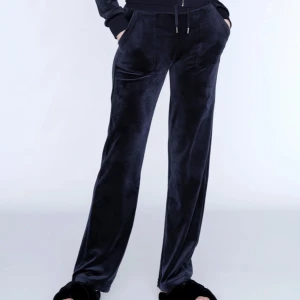 Juicy couture byxor - juicy byxor i night sky, säljer då dom inte används längre