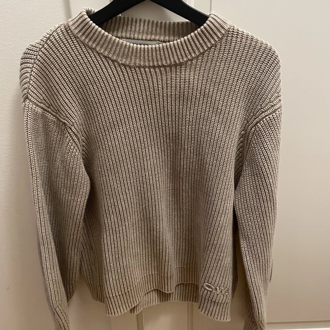 CW beige stickad tröja