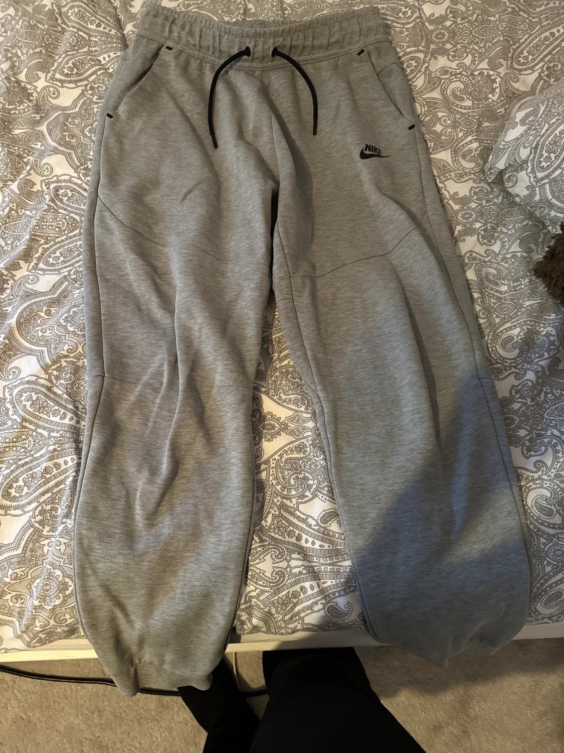 Grå Nike Tech Tracksuit  - 90