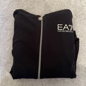 Armani  - Nästan som ny