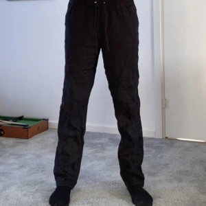 Linnebyxor  - Svarta linnebyxor från hm i storlek S