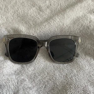 Chimi liknande  - Solglasögon som liknar dom från chimi, alltså inte äkta. Köparen står för frakt 💕