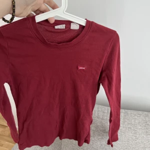 Helt vanlig Levis tröja storlek S - Levis tröja storlek S använd fåtal gånger 