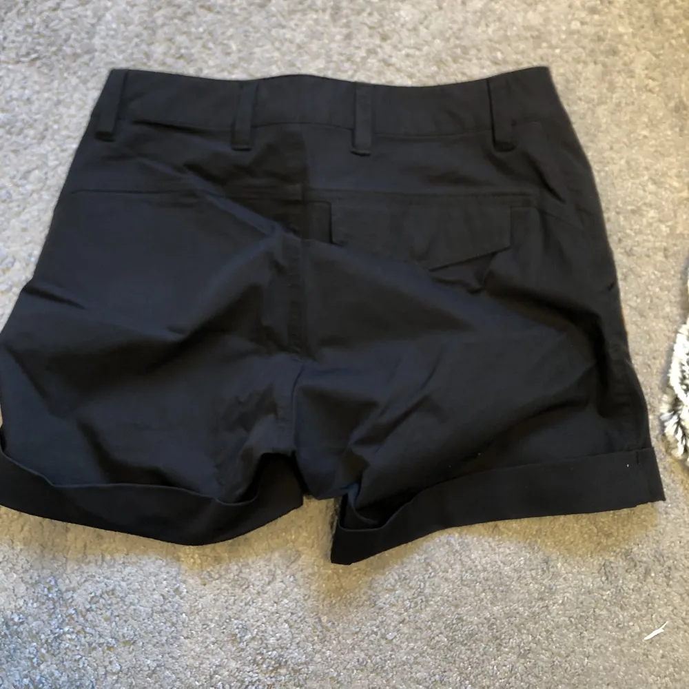 Fjällräven shorts i storlek 34/26, aldrig använda! Köptes för 800kr. Shorts.