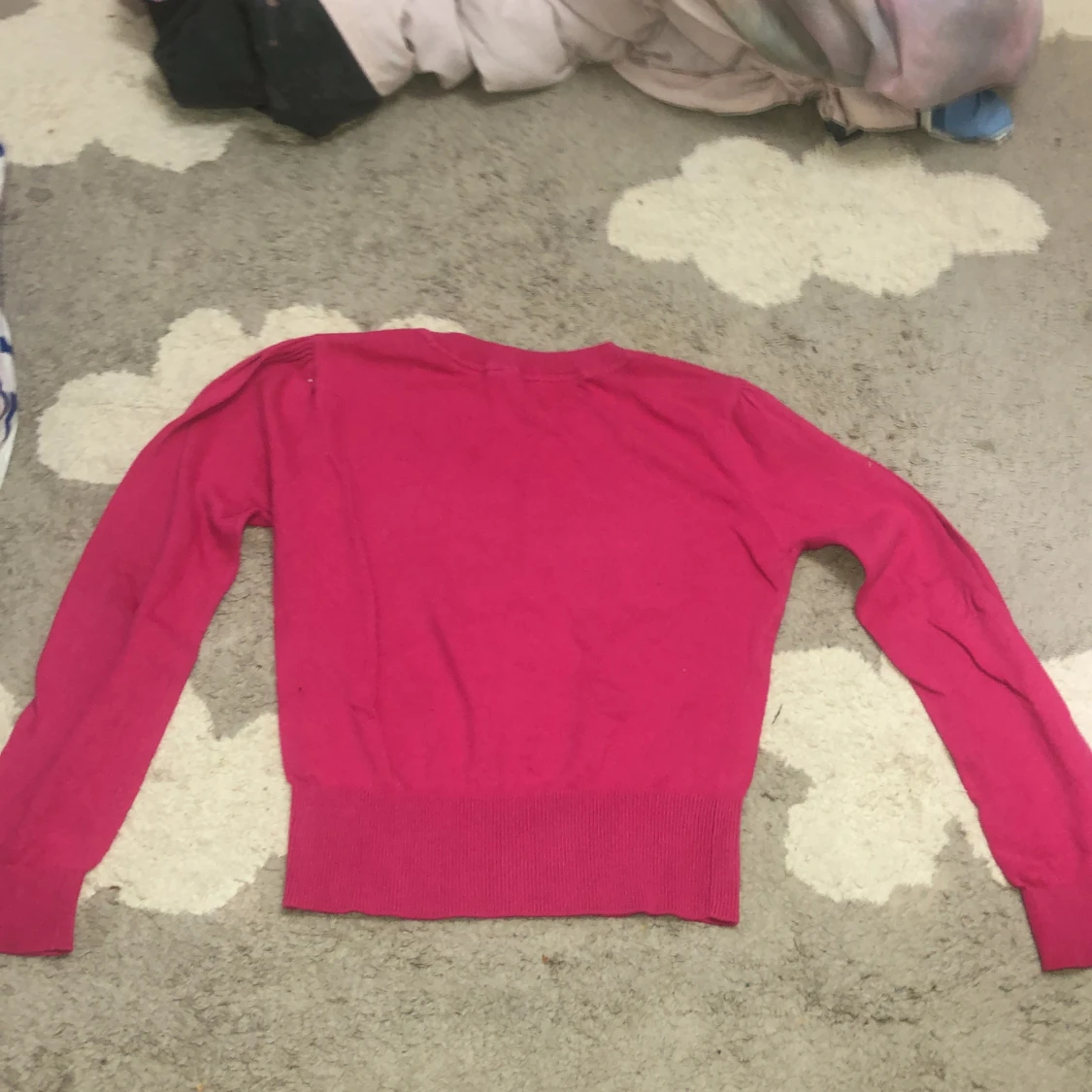 Rosa tröja med ”OMG” text - 90