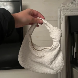 Flätad väska - Flätad väska i fint skick