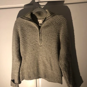 Stickad tröja - Jättefin tröja perfekt till vintern💗