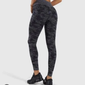 Gymshark seamless camp tights - Camo tights ifrån gymshark, bra kvalitet