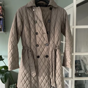 Barbour Vinter Jacka - Storlek 36, finns i Kristineberg!