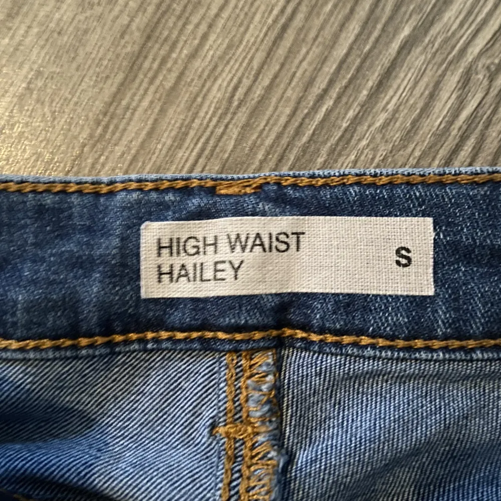 Jeans från Cubus. High waist Hailey storlek S.. Jeans & Byxor.