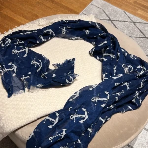 Sjal ankare  - Fin och mjuk sjal med ankare som mönster 