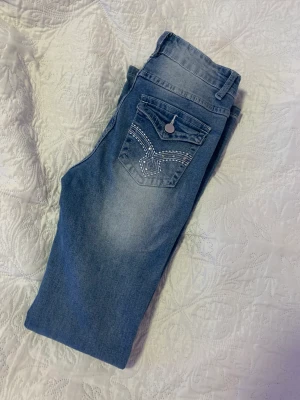 Jeans  - Jeans från Shein med fina fickor