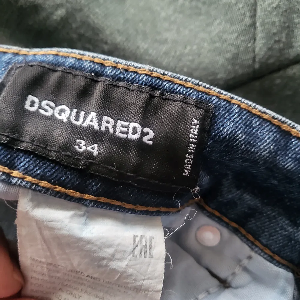  Et par Dsquared 2 jeans som nye  Str 34. Jeans & Byxor.