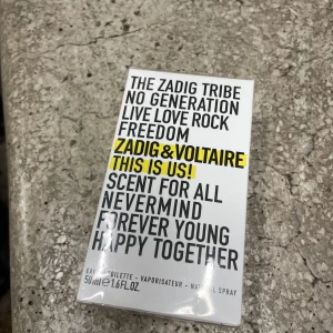 Zadig Voltaire This is us parfym parfum 50 ml - ny parfym i förpackning och plast, givetvis original, köpt på Duty Free i Polen. Går perfekt som present 🎁 