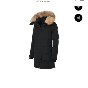Rock and blue jacka - Kollar intresse på min rockandblue jacka i modellen ”raven”. Köptes förra vintern för 4899 och använd fåtal gånger. Storlek S. 