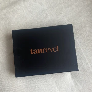 Tanrevel  - Kommer inte med någon färg tyvärr 