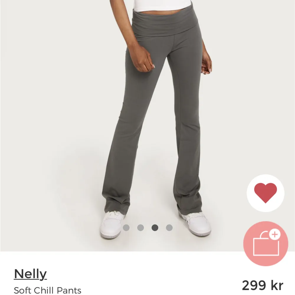 Säljer dessa yoga pants från Nelly, endast använda 1 gång!!💓💓. Jeans & Byxor.